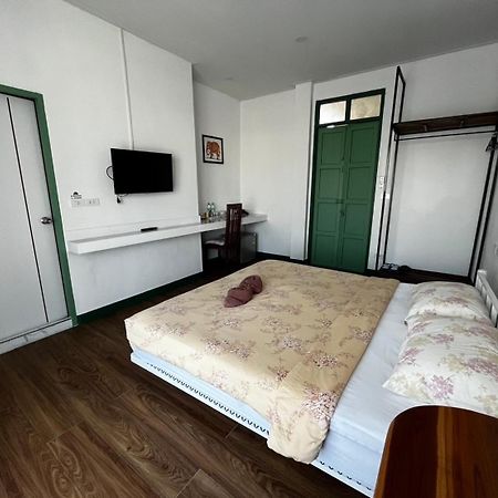 Goodmorning By Tamarind Hostel Пра Након Си Аютая Екстериор снимка