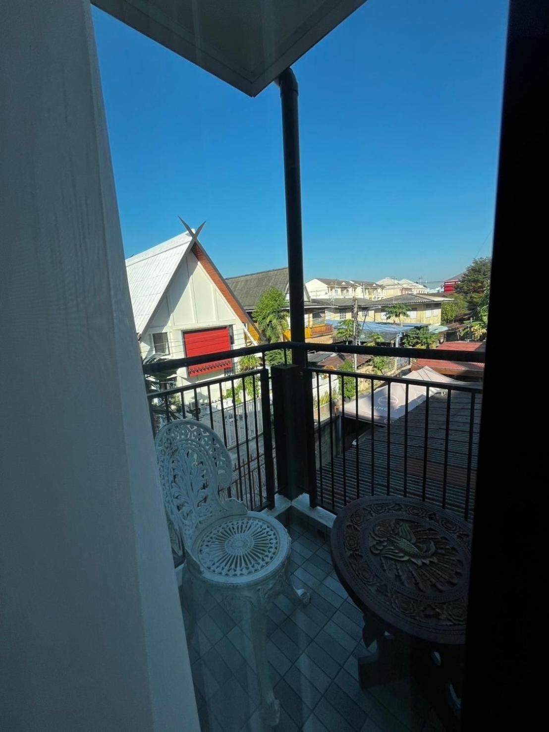 Goodmorning By Tamarind Hostel Пра Након Си Аютая Екстериор снимка