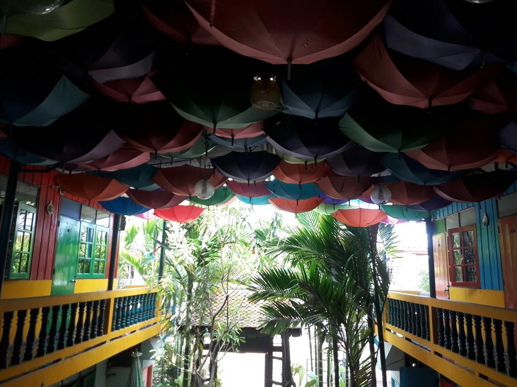 Goodmorning By Tamarind Hostel Пра Након Си Аютая Екстериор снимка