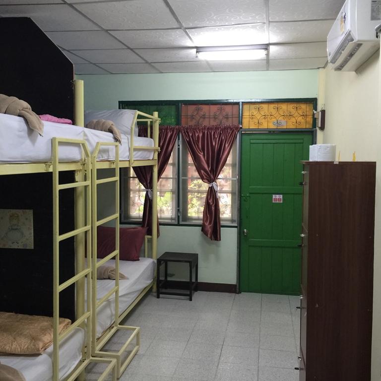 Goodmorning By Tamarind Hostel Пра Након Си Аютая Екстериор снимка