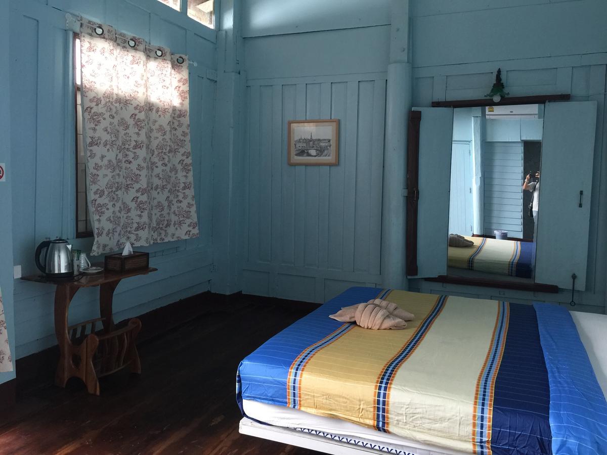 Goodmorning By Tamarind Hostel Пра Након Си Аютая Екстериор снимка